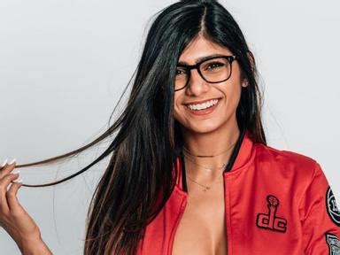 Mia Khalifa’s Glasses Sell for Reported 0,000 at Auction